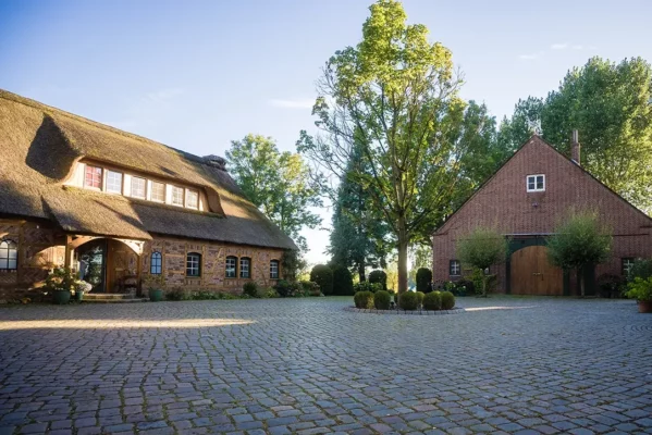 Historischer Innenhof von Gut Moor in Hamburg